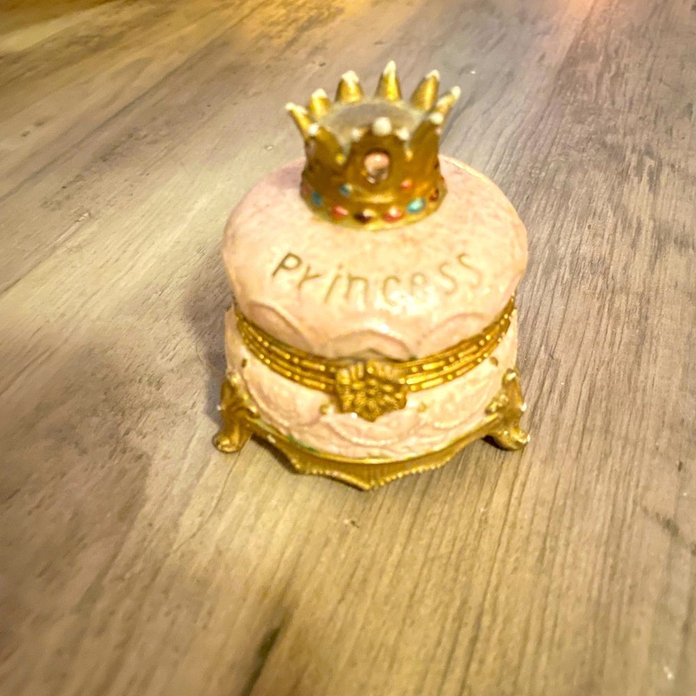 San Francisco music box company PRINCESS music box trinket & sparkly ring